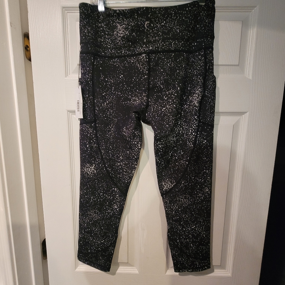 NWT-ZYIA LEGGINGS With Side Pockets,High End Like Lululemon & Athleta READ POST.